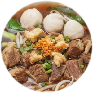 Gui Tio Naam, Nudelsuppe mit Rindfleisch und Fischbällchen